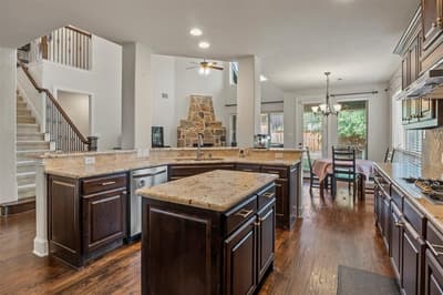 419 Paluxy Drive, Irving TX 75039 - Photo 5