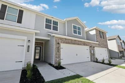 208 Ashford Lane, Cedar Hill TX 75104 - Photo 2