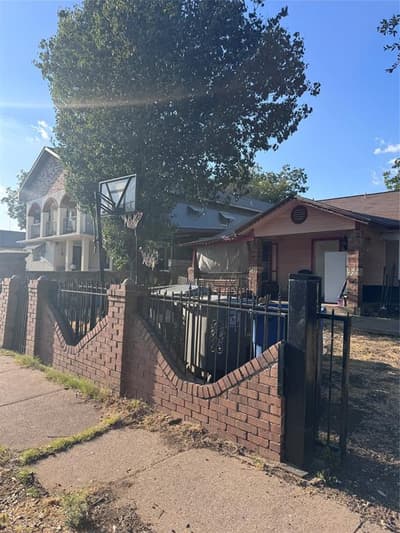 1531 Fairview Avenue, Dallas TX 75223