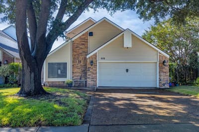 522 Briarcliff Drive, Garland TX 75043 - Photo 2