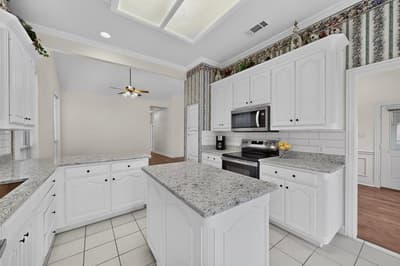 6615 Shelton Home Court, Arlington TX 76017 - Photo 4