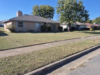 2705 Tanglewood Drive, Lancaster TX 75134