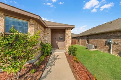 9509 Golden Summit Drive, Fort Worth TX 76131 - Photo 5