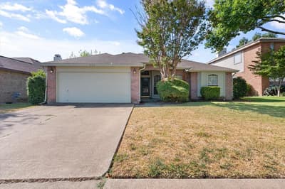 926 Tennis Villa Drive, Arlington TX 76017