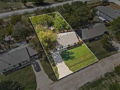 110 Shady Springs Drive, Runaway Bay TX 76426 - Photo 2