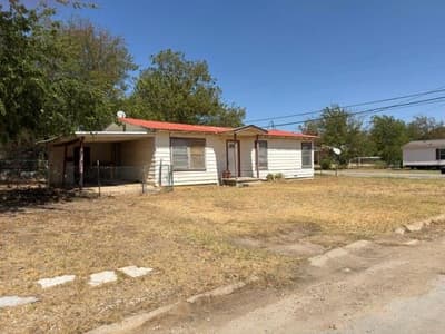 602 Peterson Drive, Jacksboro TX 76458 - Photo 2