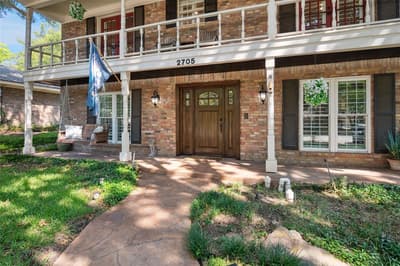 2705 Prairie Creek Court, Plano TX 75075 - Photo 2