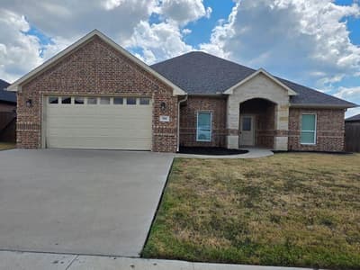 906 Stone Meadow Drive, Mabank TX 75147