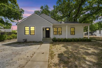 703 W Milam Street, Ennis TX 75119 - Photo 3