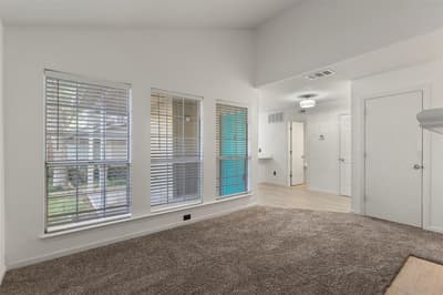 1424 Meadowood Village Drive, Fort Worth TX 76120 - Photo 5