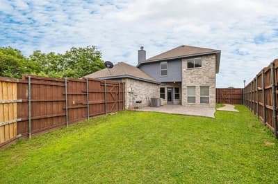 3152 Delaford Drive, Carrollton TX 75007 - Photo 3