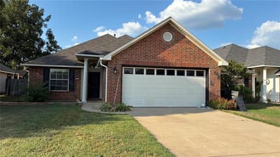 326 Gaston Lane, Bossier City LA 71112