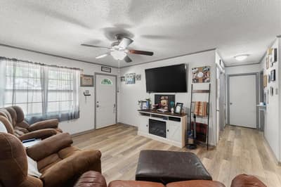 402 E Cook Street, Eustace TX 75124 - Photo 4