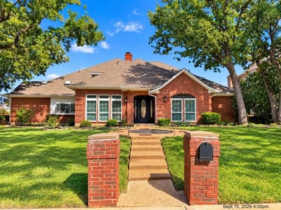 2103 Bay Club Drive, Arlington TX 76013