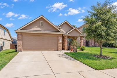 1429 Tall Pine Way, Fort Worth TX 76112 - Photo 2