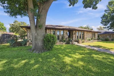 1030 Shadywood Lane, DeSoto TX 75115 - Photo 3
