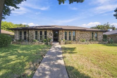 1030 Shadywood Lane, DeSoto TX 75115