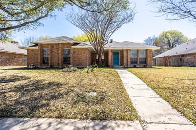 509 WISTERGLEN Drive, DeSoto TX 75115