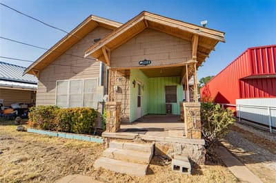 1208 W Walker Street, Breckenridge TX 76424