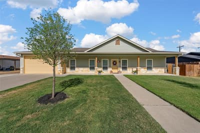 505 David Davis Drive, McGregor TX 76657