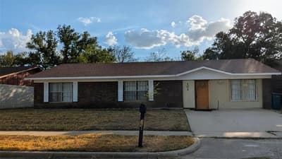 102 S Patricia Street, Lacy Lakeview TX 76705