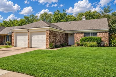 5522 Yaupon Drive, Arlington TX 76018 - Photo 2