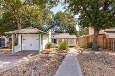 422 N Montreal Avenue, Dallas TX 75208