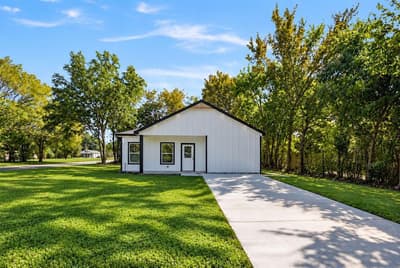 1119 E Collin Street, Corsicana TX 75110