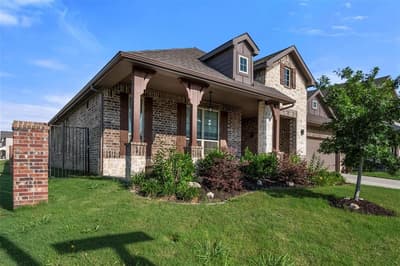 7224 Fallen Crest Lane, Arlington TX 76001 - Photo 2