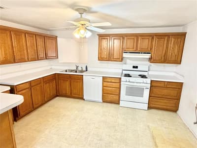 2414 Himes Street, Irving TX 75060 - Photo 4