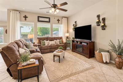 726 Celebrity Court, Midlothian TX 76065 - Photo 4
