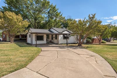 5301 Odell Drive, Fort Worth TX 76115 - Photo 2