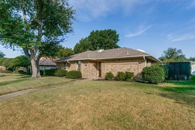 1927 E Branch Hollow Drive, Carrollton TX 75007 - Photo 2