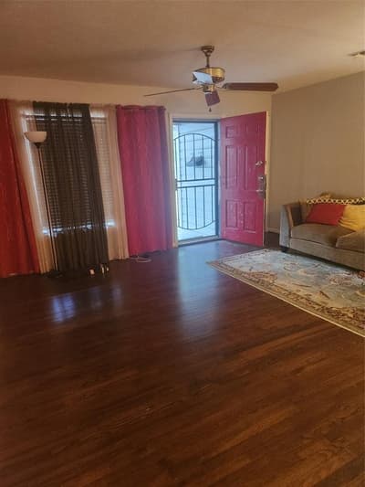 822 Woodrow Street, Arlington TX 76012 - Photo 2