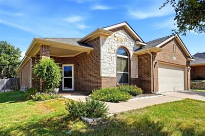 1221 Glenwood Drive, Azle TX 76020
