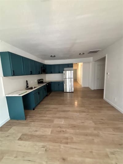 4302 Montie Street, Dallas TX 75210 - Photo 2