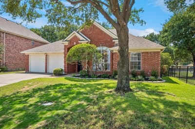 412 Manders Court, Irving TX 75063 - Photo 2