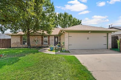425 Glenwood Terrace, Hurst TX 76053