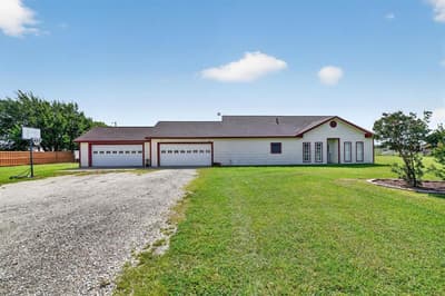 1958 Crockett Street, Sanger TX 76266 - Photo 4