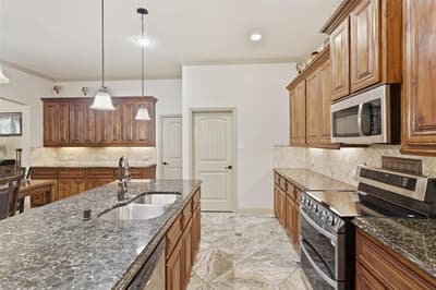 225 Bentley Drive, Midlothian TX 76065 - Photo 5