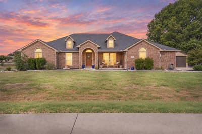 343 Cambridge Court, Waxahachie TX 75167