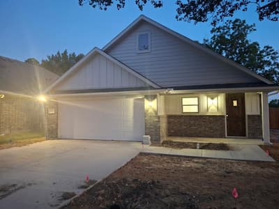 493 W Jefferson Street, Van Alstyne TX 75495 - Photo 2