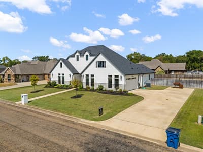 209 Devonshire Street, Mount Pleasant TX 75455 - Photo 2