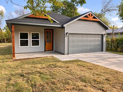 907 Travis Avenue, Alvarado TX 76009