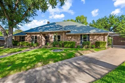 805 Shadycreek Court, Arlington TX 76013 - Photo 3