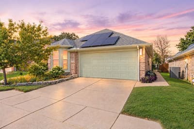 2233 Wembley Wood Lane, Bedford TX 76022