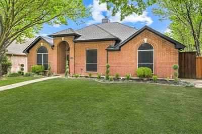 1040 Essex Drive, Cedar Hill TX 75104 - Photo 2