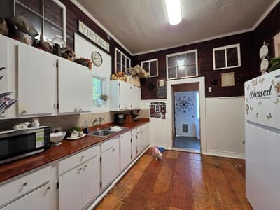 736 N Robinson Street, Cleburne TX 76031 - Photo 3