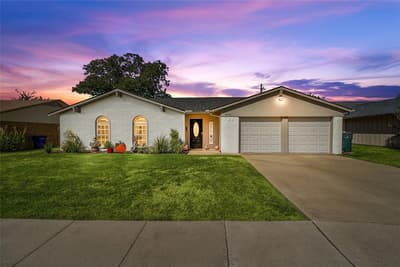 2621 Elk Grove Road, Carrollton TX 75007