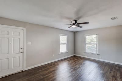 913 S Sargent Street, Fort Worth TX 76103 - Photo 5